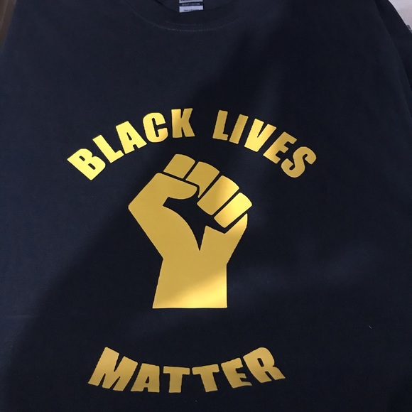 Black Lives Matter Shirt - Picture 1 of 1